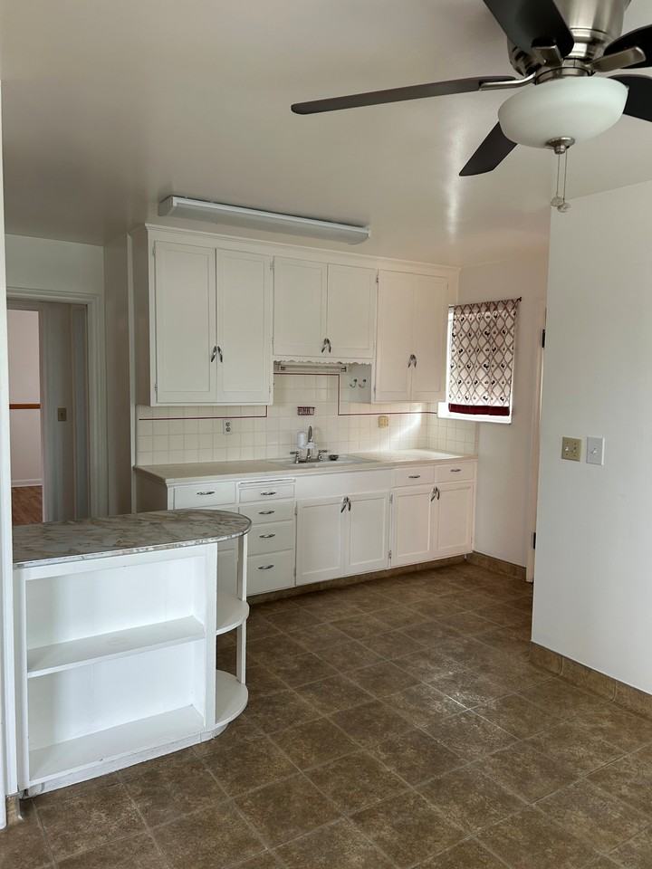 1805 E Downington Ave - Photo 4 of 15