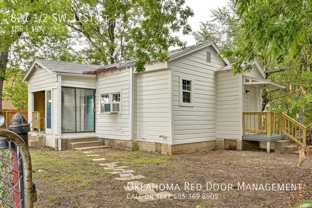 821 1/2 Sw 31st St - Photo 1 of 1