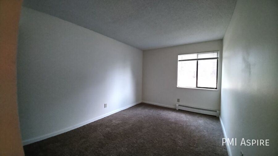 2264 Dexter Dr #204 - Photo 2 of 9