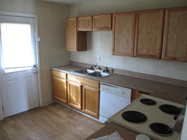 1404A Dunaway St #A - Photo 3 of 6