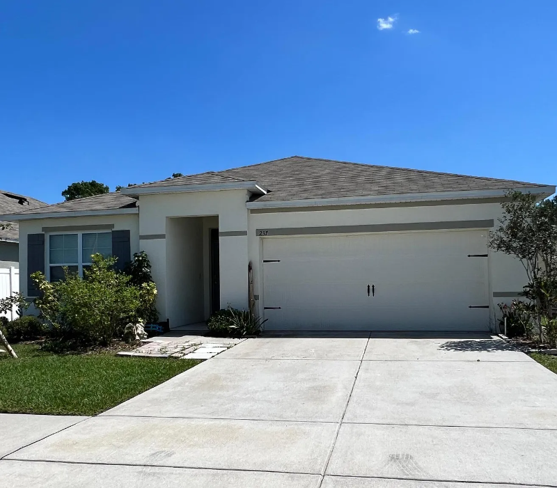 237 St Georges Cir - Photo 2 of 14