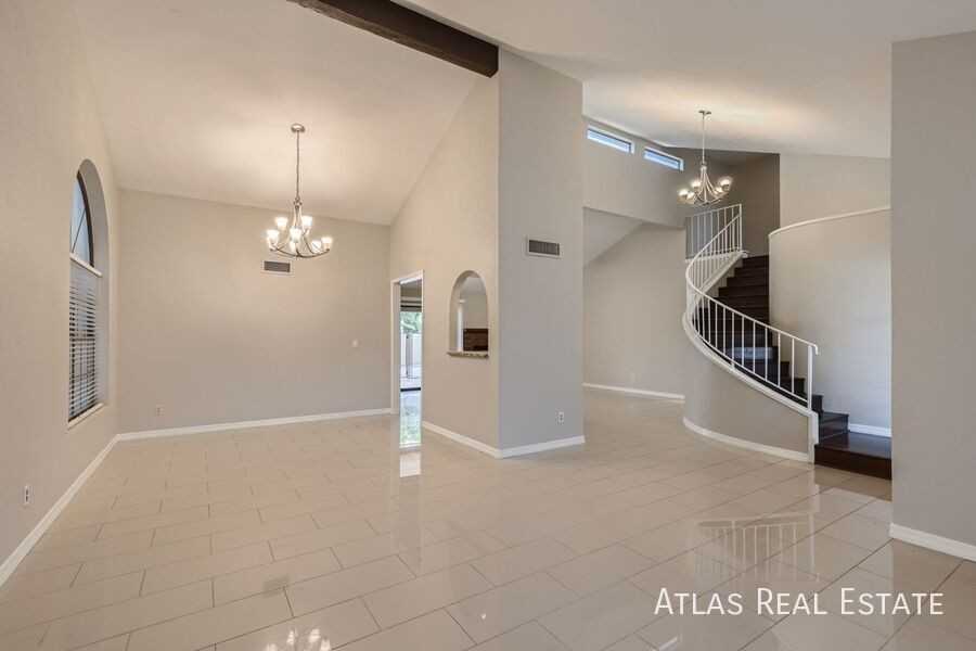 5337 W Desert Hills Dr - Photo 5 of 29