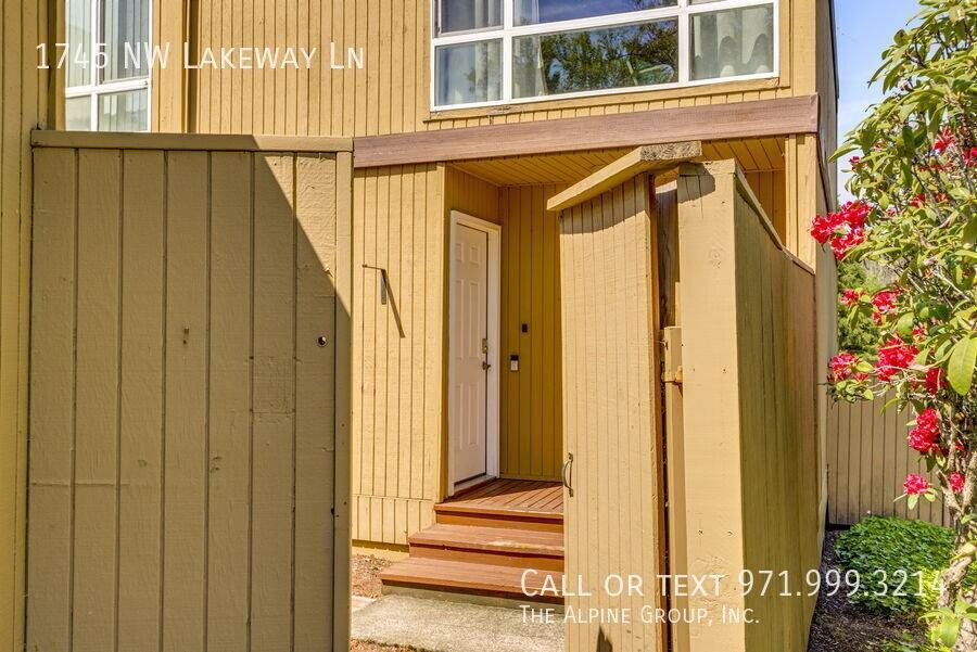 1745 Nw Lakeway Ln - Photo 3 of 48