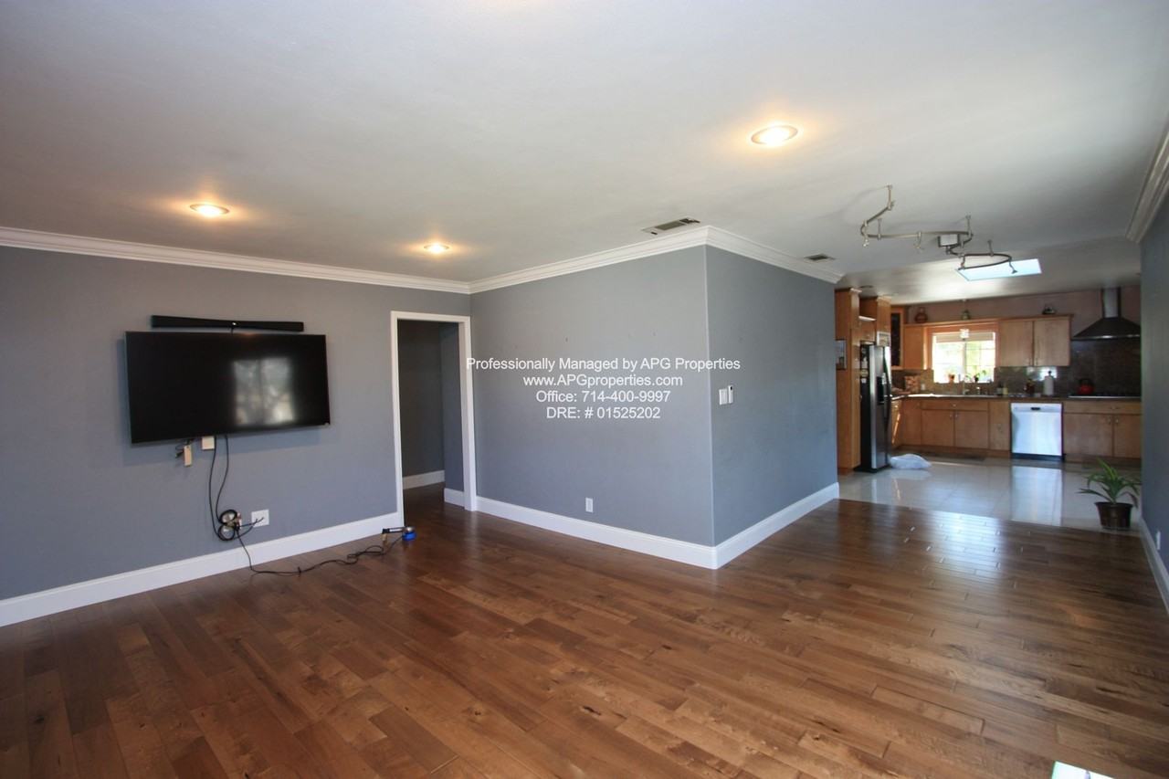 222 Alpine St - Photo 2 of 20