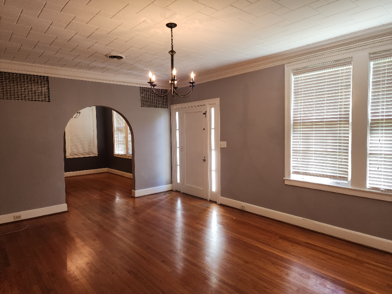 2408 Dauphin St - Photo 3 of 20