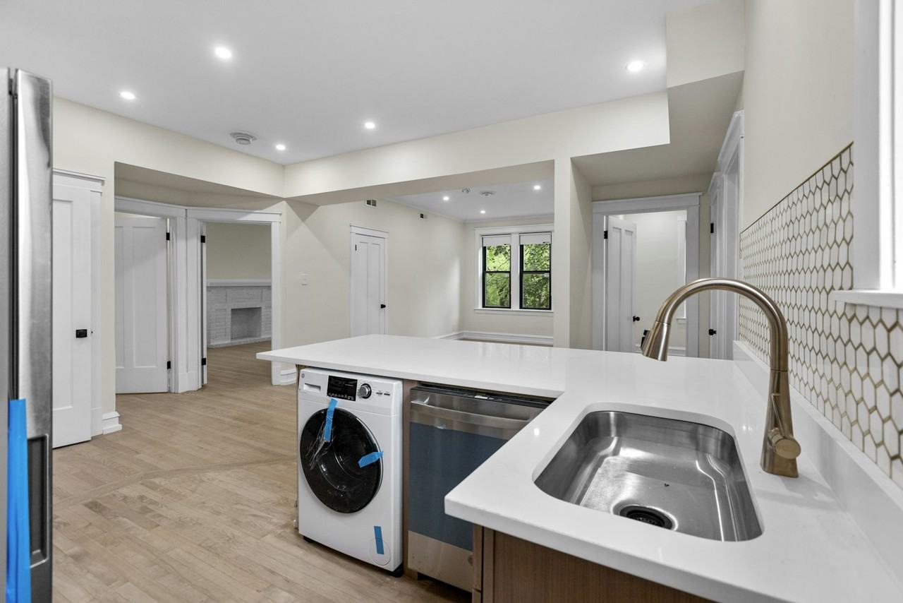 4636 North Hamilton Avenue, Unit 1 - Photo 2 of 25