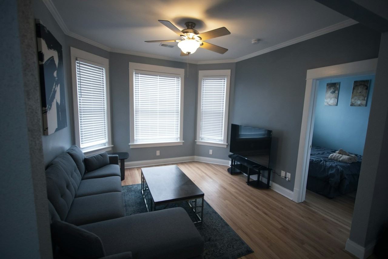 3927 North Whipple Street, Unit 2F - Photo 2 of 10