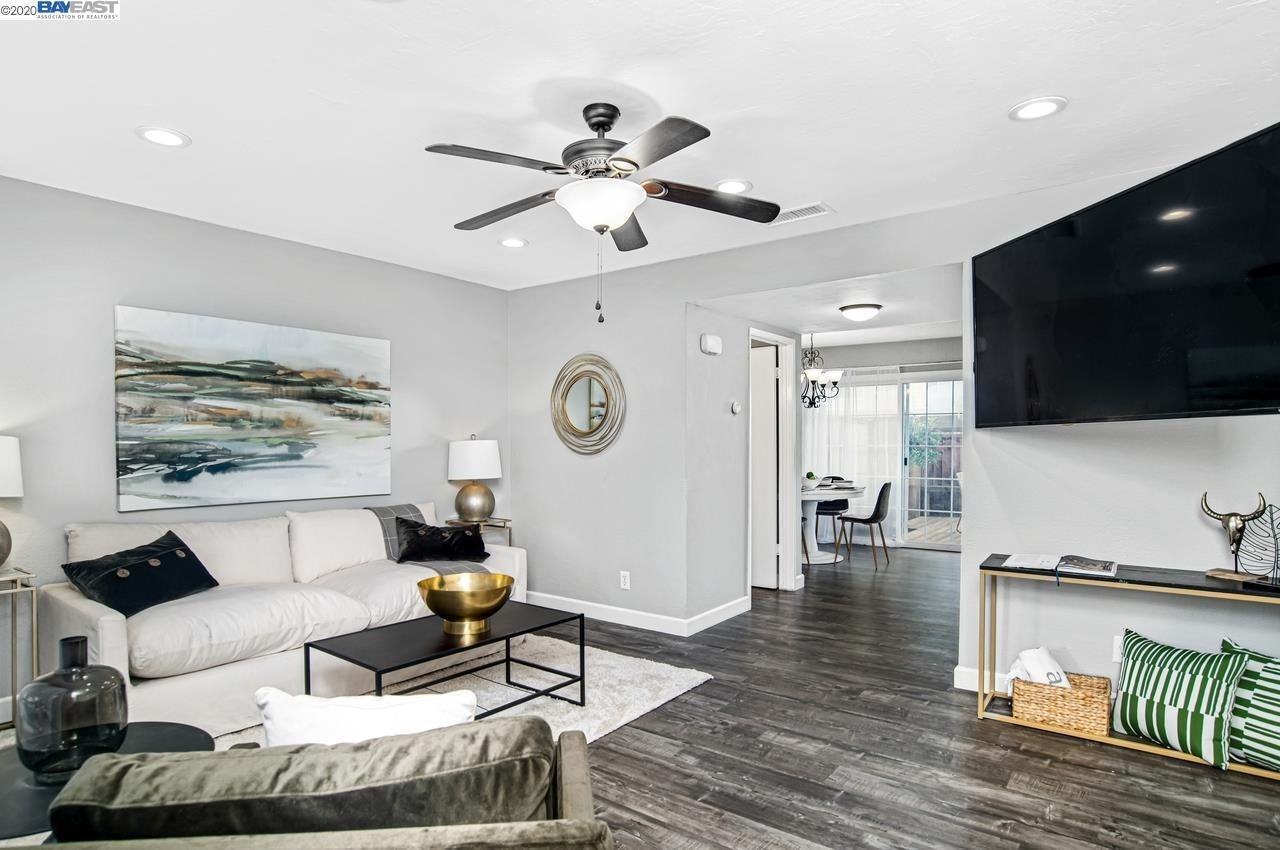 1337 Spring Valley Common - Photo 3 of 23