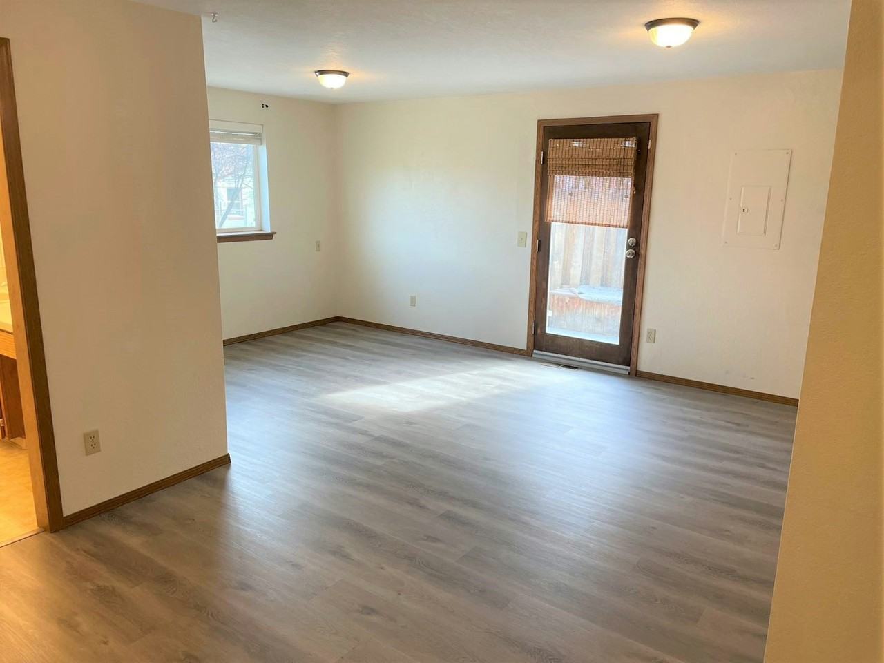 4801 Hillcrest Drive - Photo 3 of 11