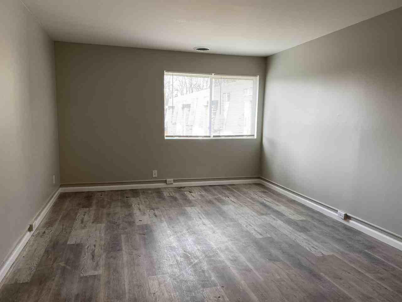 1105 Evans Avenue - Photo 3 of 26