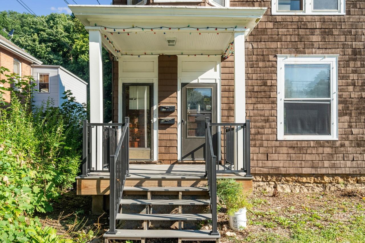 669 West Locust Street - Photo 2 of 19