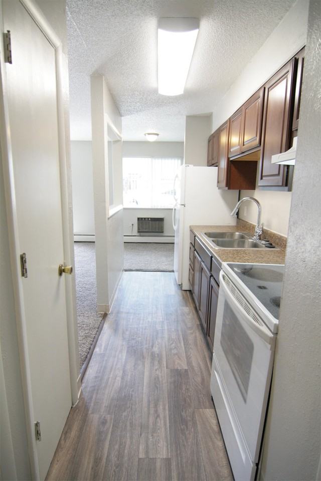 College View Apartments - Photo 3 of 5