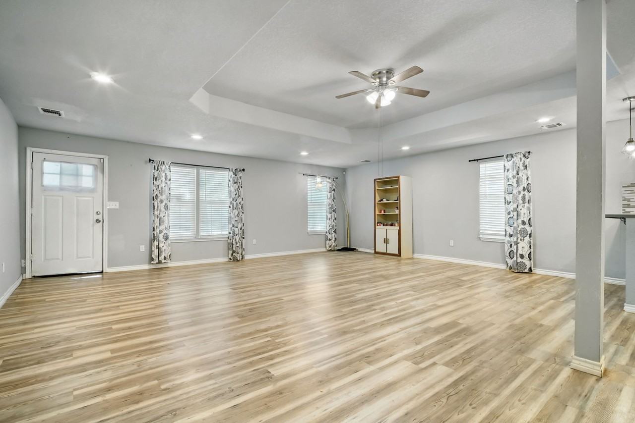 1023 Gulf Street - Photo 3 of 15