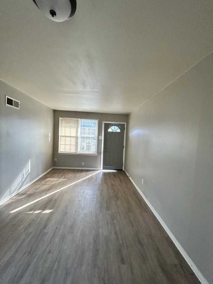 1162 Vance Avenue - Photo 5 of 7