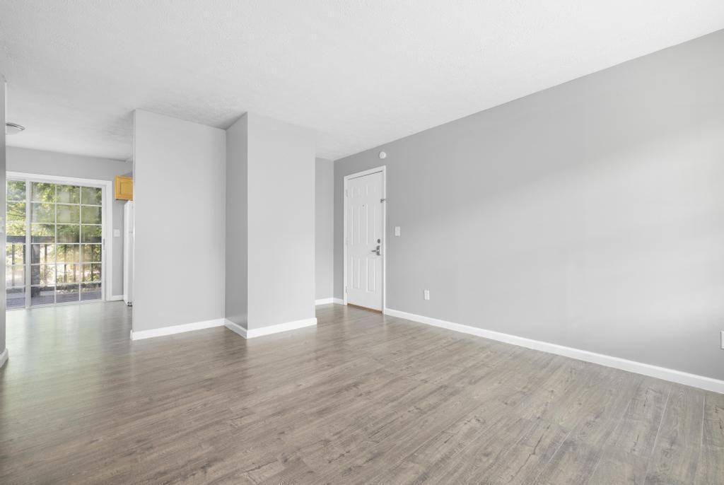 1429 Stratford Road - Photo 4 of 20