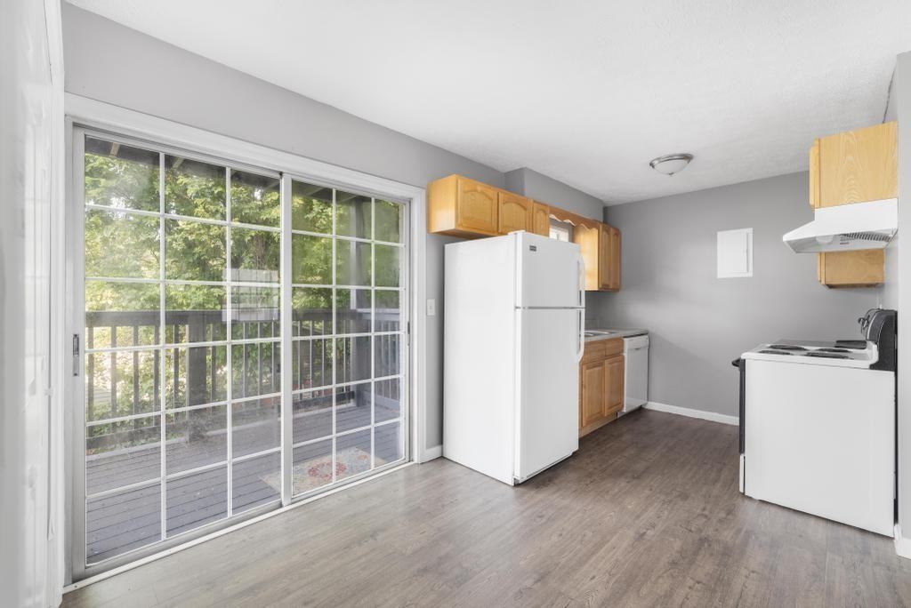 1429 Stratford Road - Photo 6 of 20