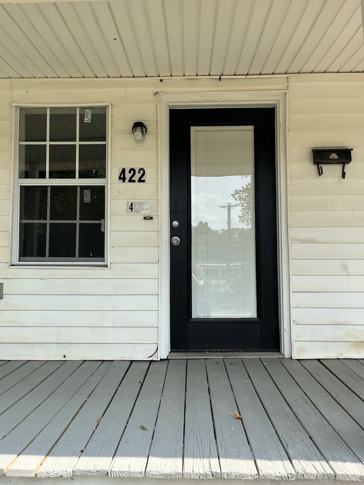 422 Dyer Ave Brownsville - Photo 6 of 7