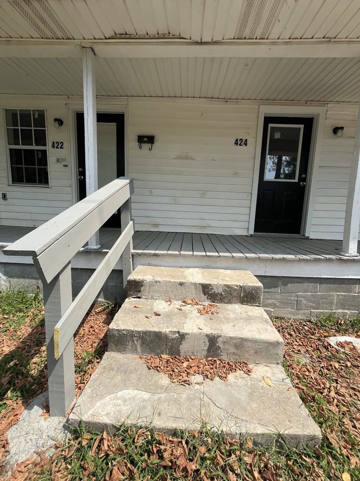 422 Dyer Ave Brownsville - Photo 7 of 7