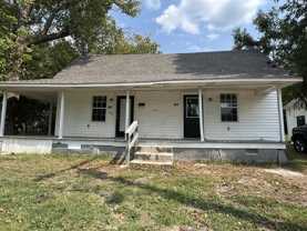 424 Dyer Ave Brownsville - Photo 1 of 1
