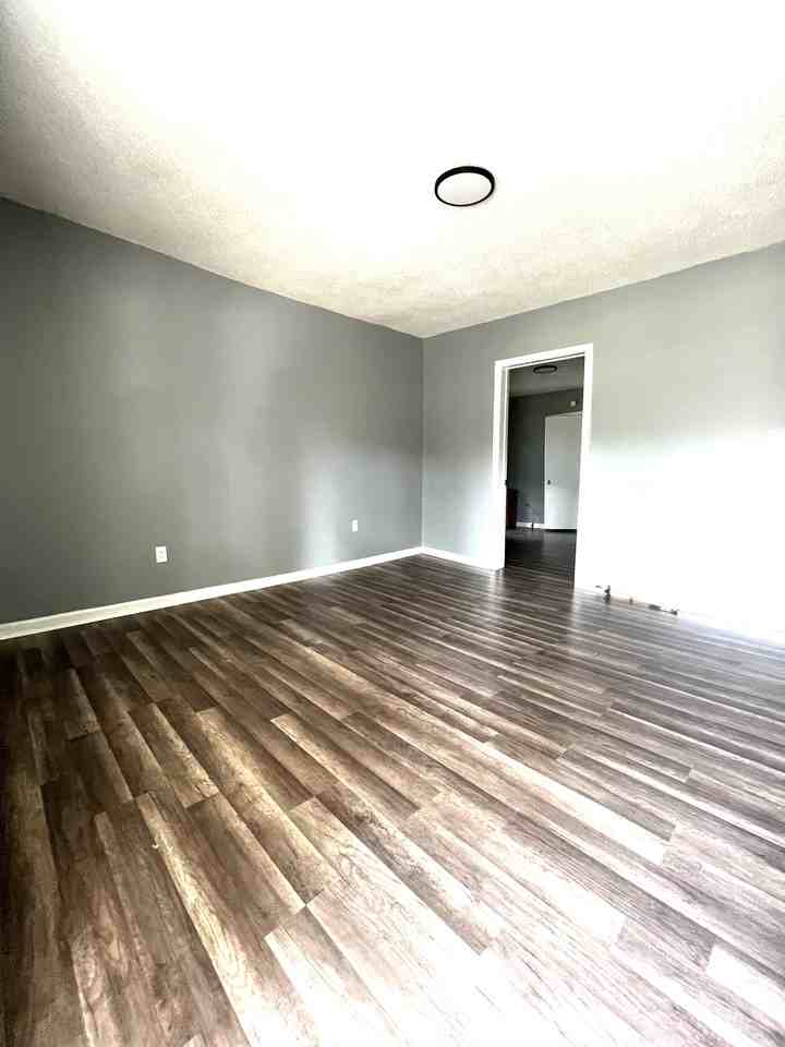 424 Dyer Ave Brownsville - Photo 2 of 8