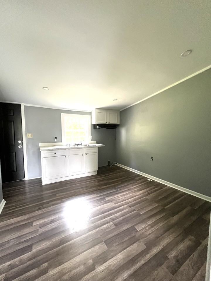 424 Dyer Ave Brownsville - Photo 6 of 8
