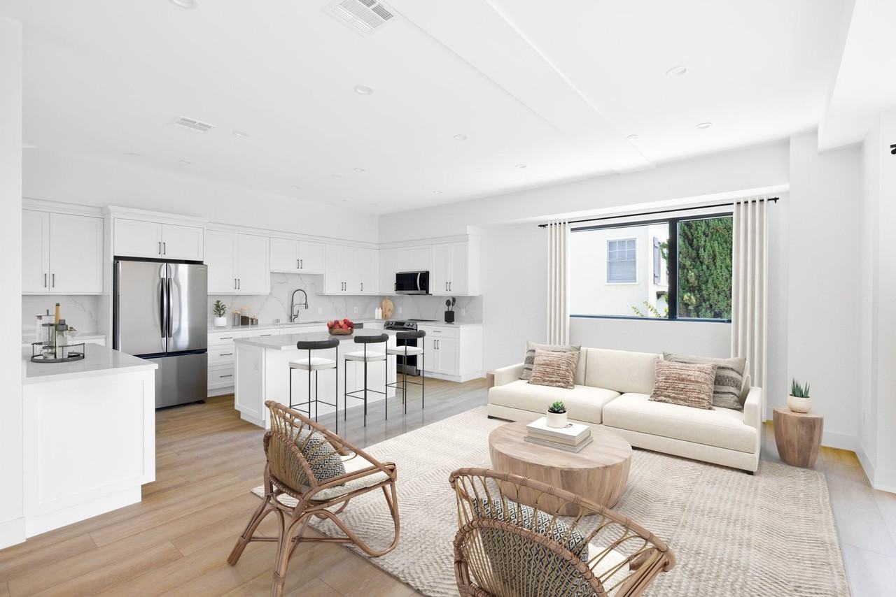 4827 Oakwood Avenue - Photo 2 of 39