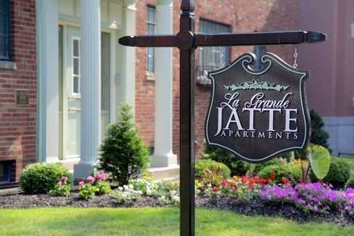 451 East Town Street - Photo 2 of 42