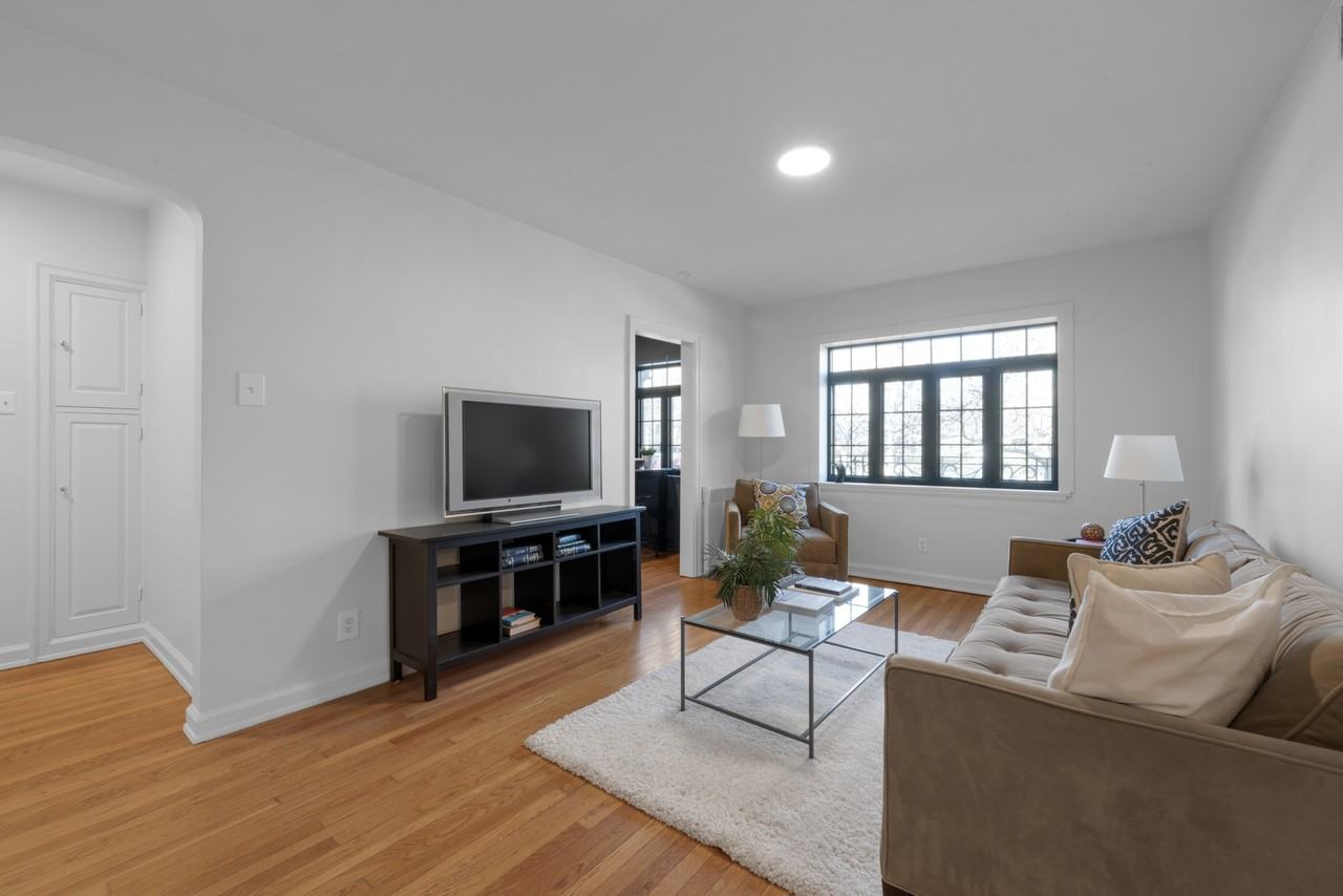 451 East Town Street - Photo 3 of 42