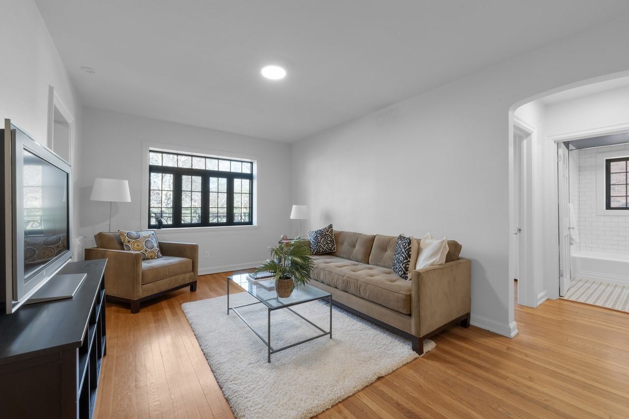 451 East Town Street - Photo 4 of 42