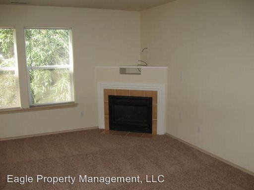 3975 SE Roethe Rd #B - Photo 2 of 9