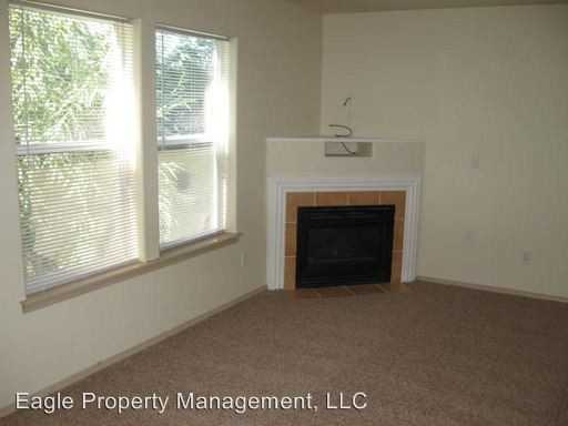 3975 SE Roethe Rd #B - Photo 3 of 9