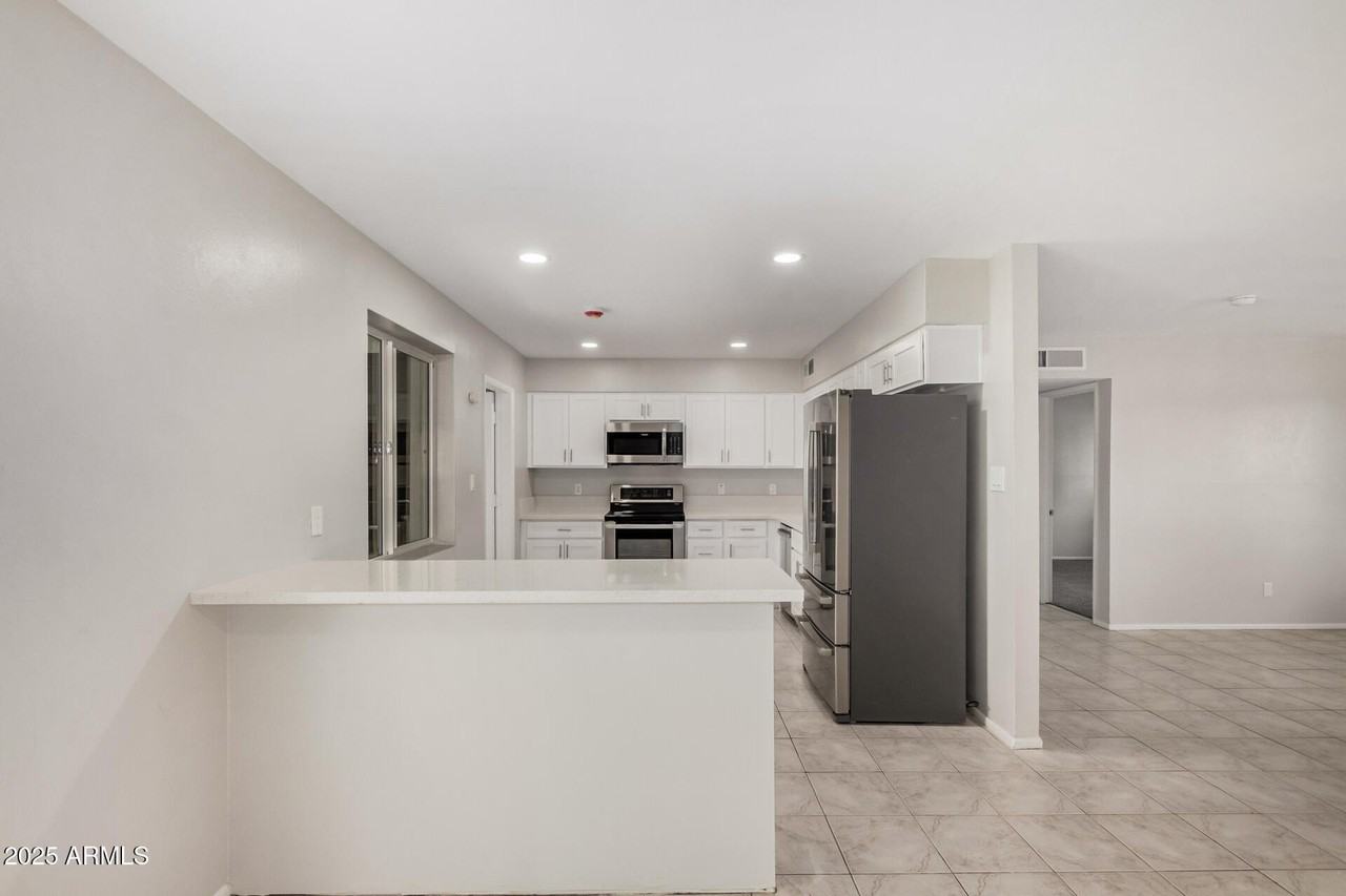 3419 W Glenn Dr - Photo 7 of 28