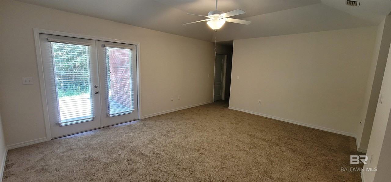 7339 Franklin Square Ct - Photo 7 of 16