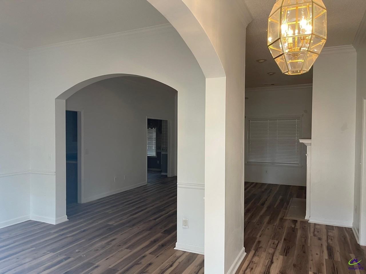 105 Jasmine Way - Photo 2 of 8