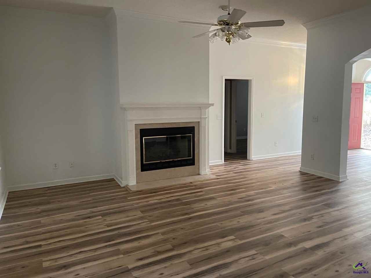 105 Jasmine Way - Photo 3 of 8