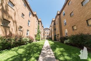 5045 N Damen Ave - Photo 1 of 1