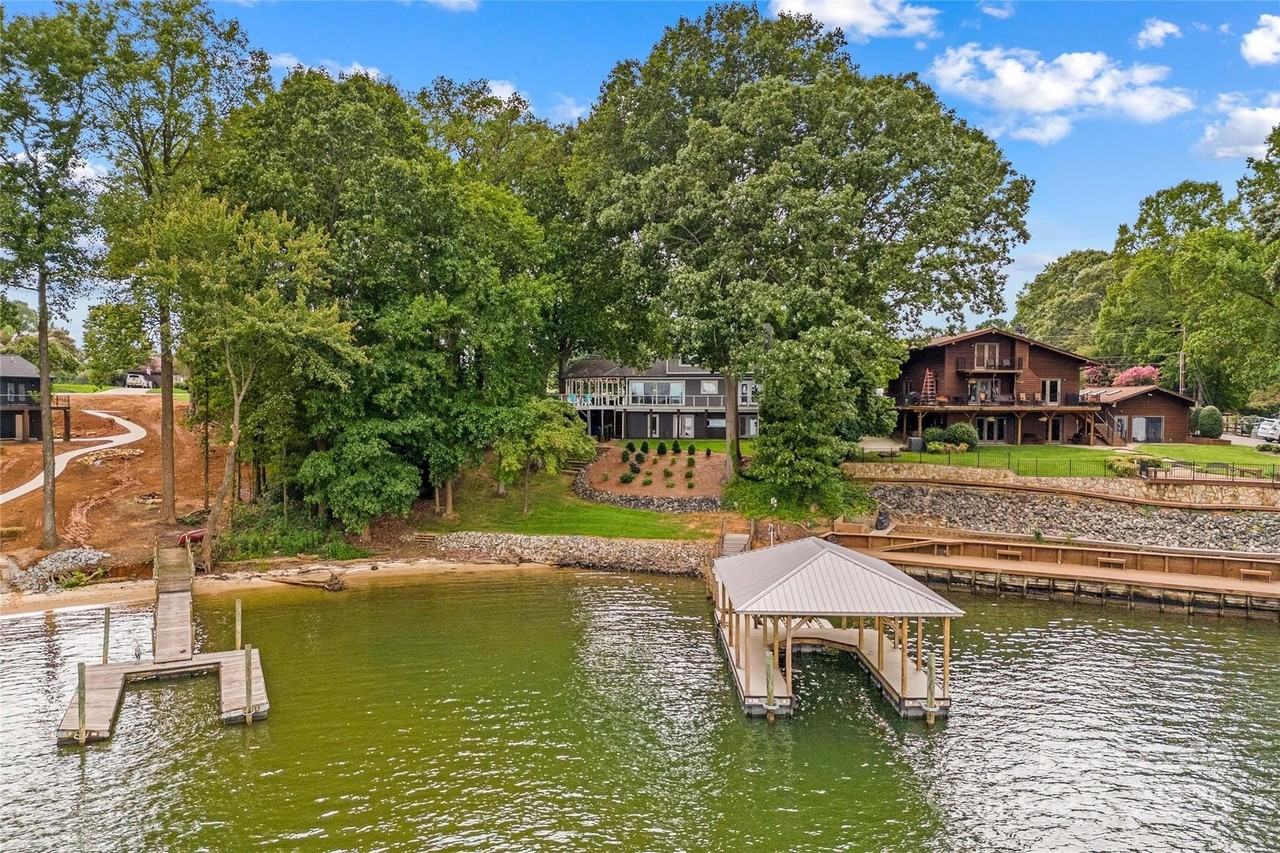 9598 Riviera Dr - Photo 3 of 47