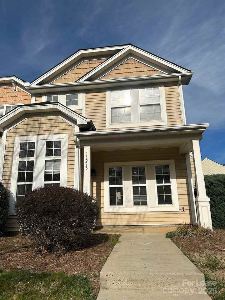 15258 Crossing Gate Dr - Photo 2 of 31