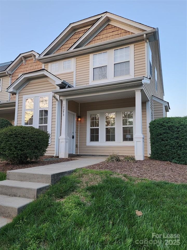 15258 Crossing Gate Dr - Photo 3 of 31