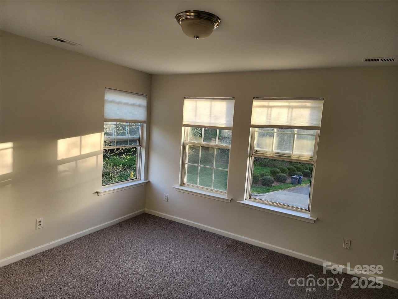 15258 Crossing Gate Dr - Photo 7 of 31