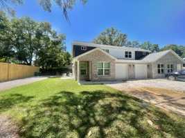 featured image of 213 Allen St