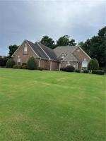 featured image of 604 Par Three Ln