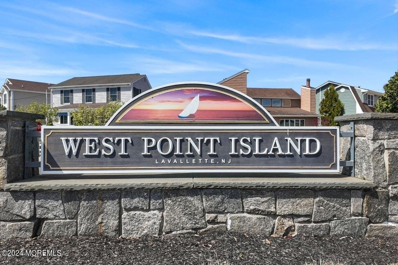 1 Pershing Boulevard - Photo 3 of 50