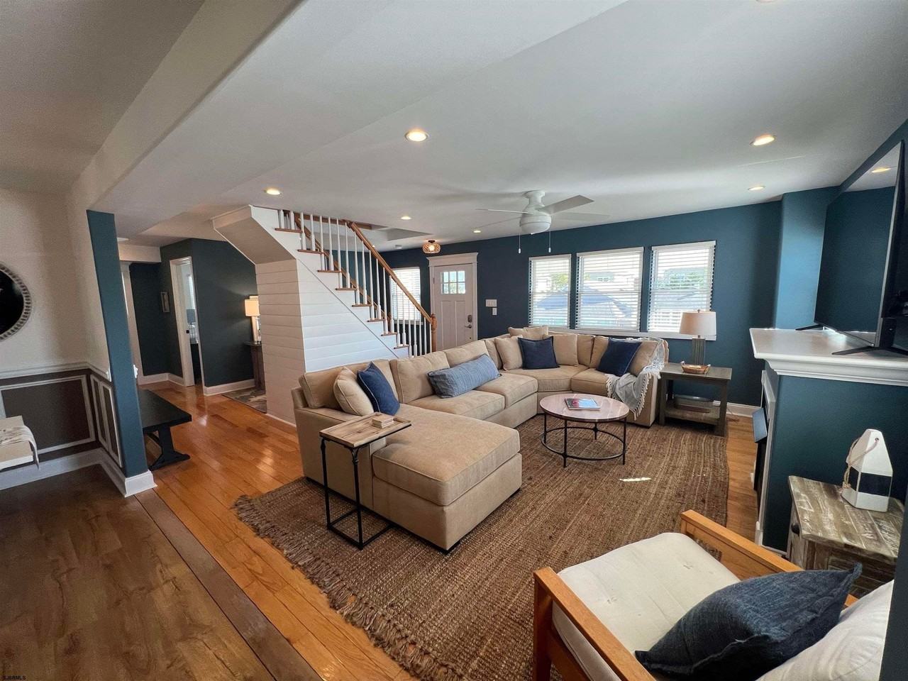 114 N Argyle Ave - Photo 4 of 34