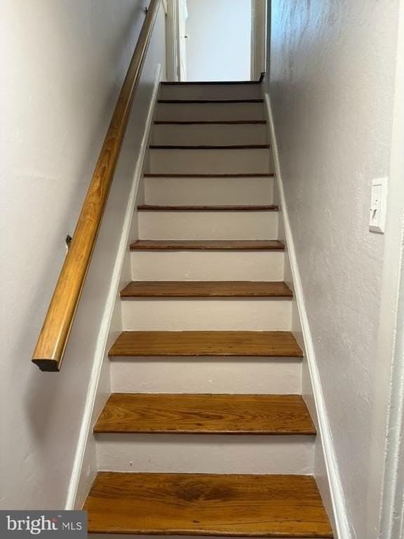 813 River Road - Photo 7 of 31