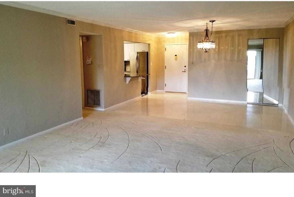 21122 Valley Forge Cir #1122 - Photo 5 of 26