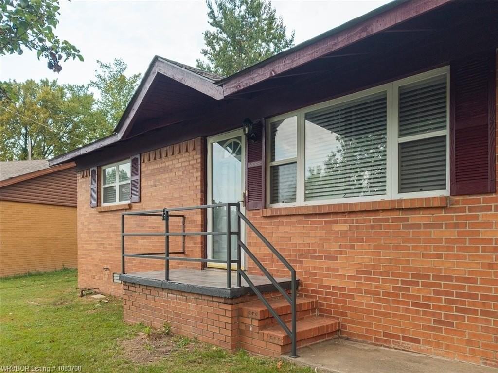 601 Cedar Ln - Photo 2 of 39