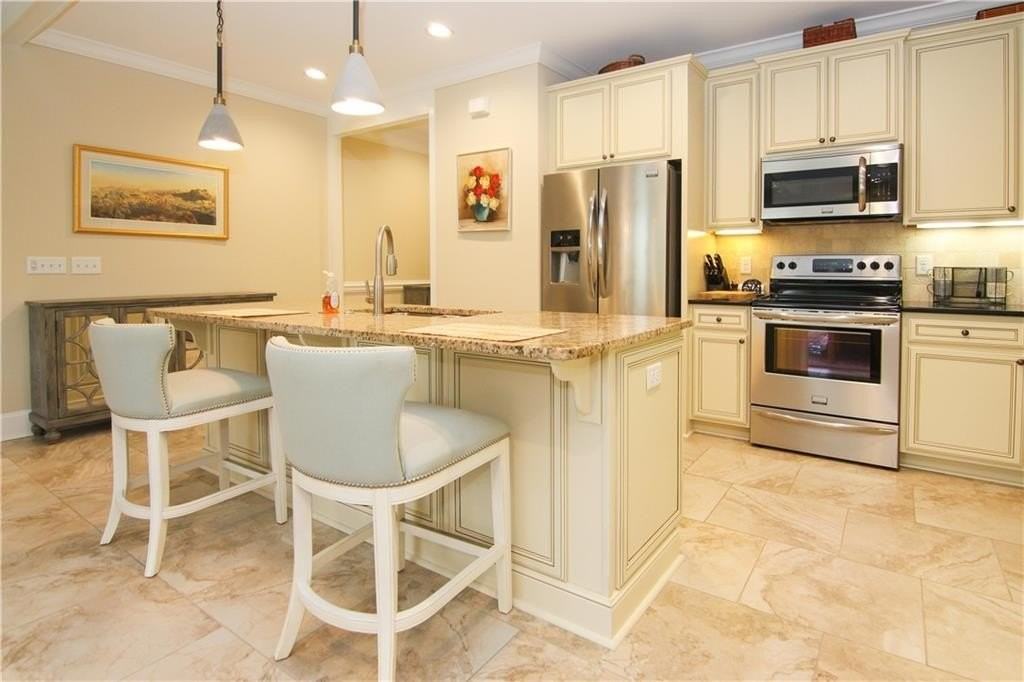 105 Gascoigne Ave #102 - Photo 6 of 28