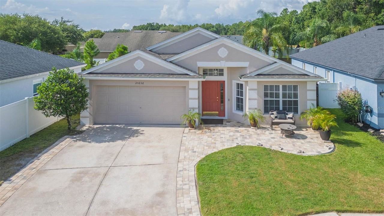 25236 Flying Ebony Ln - Photo 2 of 8