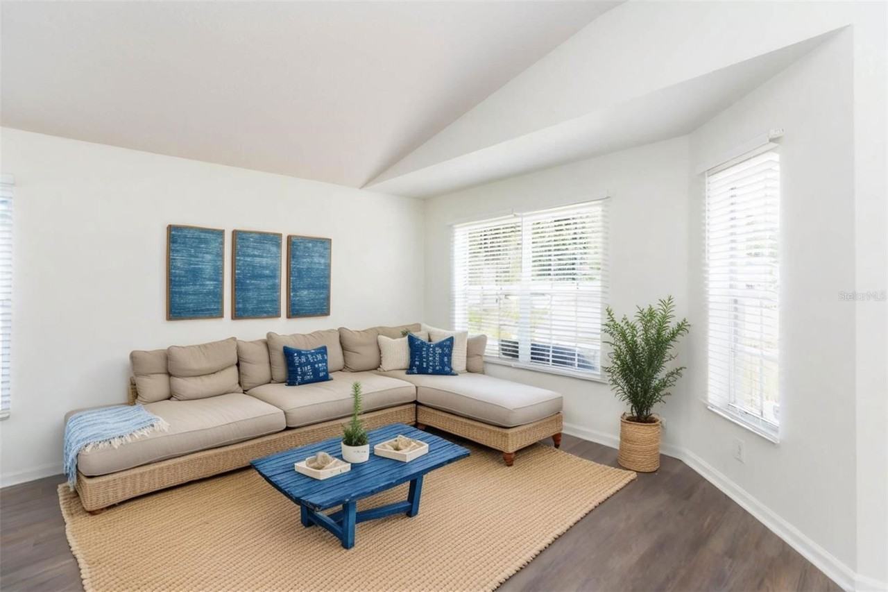 25236 Flying Ebony Ln - Photo 3 of 8